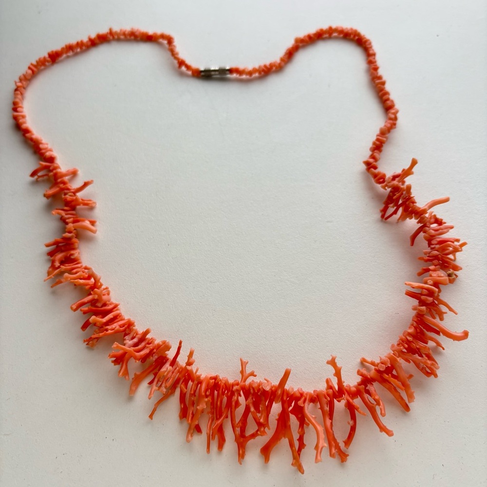 Natural Pink Coral Branch Tendril Necklace Mid Century Modern - Picture 7 of 13